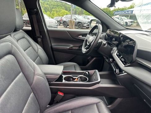 Used 2025 Chevrolet Equinox LT w/ Convenience Package II AWD/4WD image 11