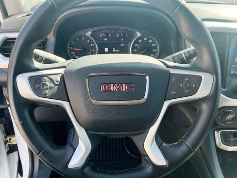 Used 2023 GMC Acadia SLT image 11