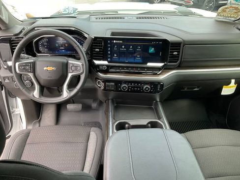 Used 2026 Chevrolet Silverado 2500 LT AWD/4WD image 4