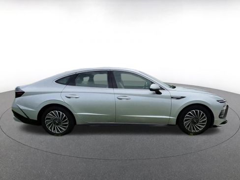 Used 2025 Hyundai Sonata SEL FWD image 16