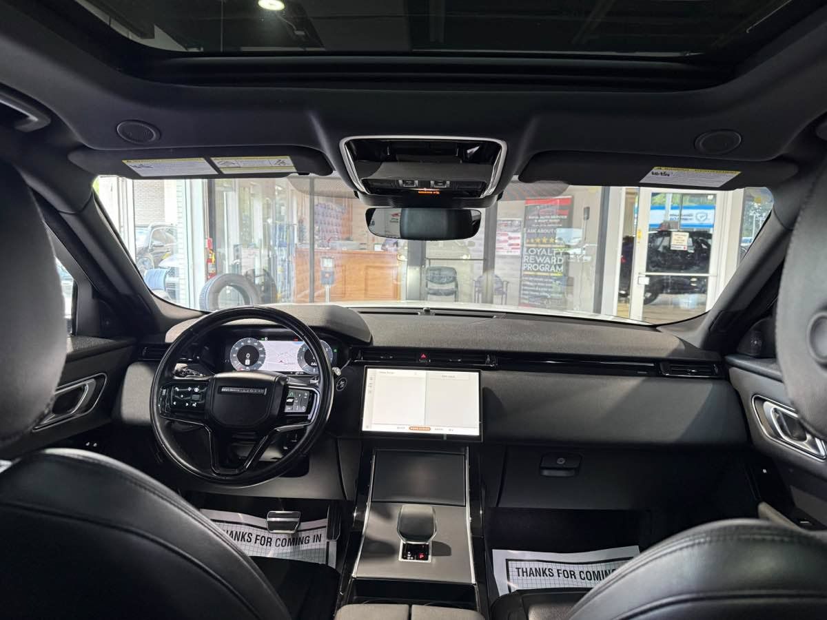 Used 2025 Land Rover Range Rover Velar Dynamic SE AWD/4WD image 24