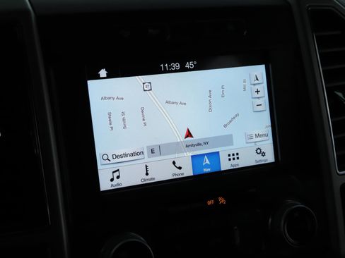 Used 2018 Ford F150 Lariat w/ Equipment Group 502A Luxury image 12