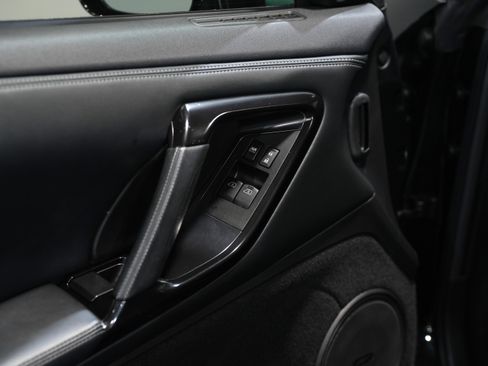 Used 2015 Nissan GT-R Premium image 24