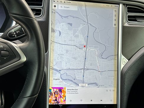 Used 2013 Tesla Model S Performance image 20