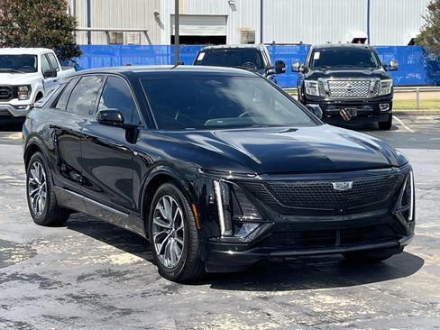 Used 2024 Cadillac Lyriq Sport RWD image 5