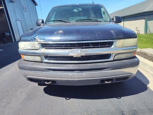 Used 2004 Chevrolet Suburban LS w/ Safe And Secure Package AWD/4WD image 2