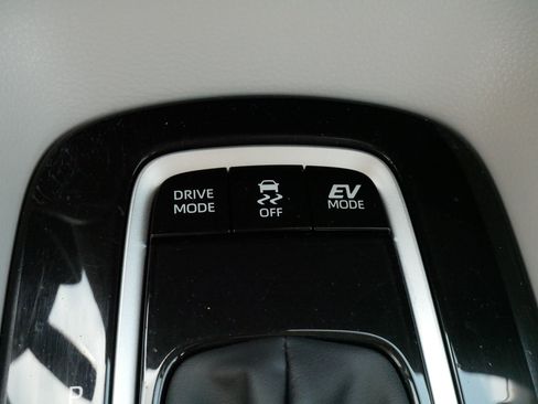 Certified 2025 Toyota Corolla LE FWD image 28