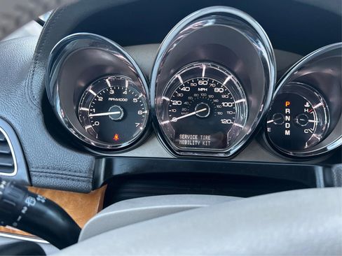 Used 2010 Lincoln MKT AWD image 18