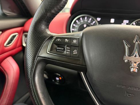 Used 2023 Maserati Levante GT AWD/4WD image 30