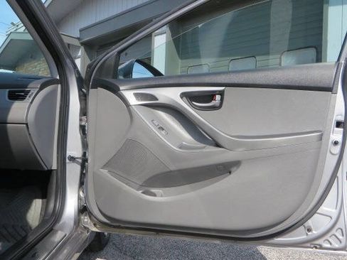 Used 2012 Hyundai Elantra GLS FWD image 21