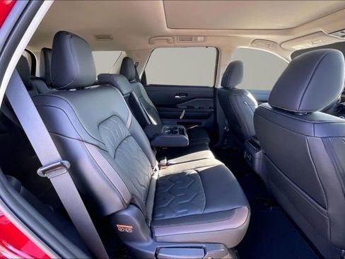 New 2026 Nissan Pathfinder Platinum w/ Cargo Package FWD image 10