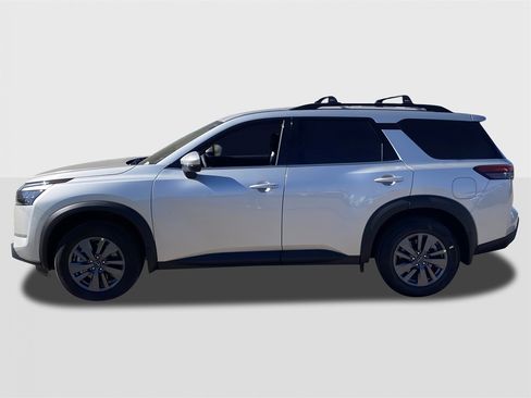 New 2025 Nissan Pathfinder SV image 2