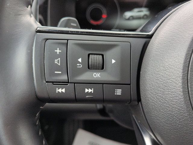 Used 2025 Nissan Pathfinder Platinum w/ Black Appearance Package AWD/4WD image 20