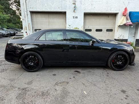 Used 2014 Chrysler 300 C RWD image 9