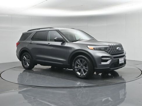 Used 2023 Ford Explorer XLT w/ Equipment Group 202A RWD image 27