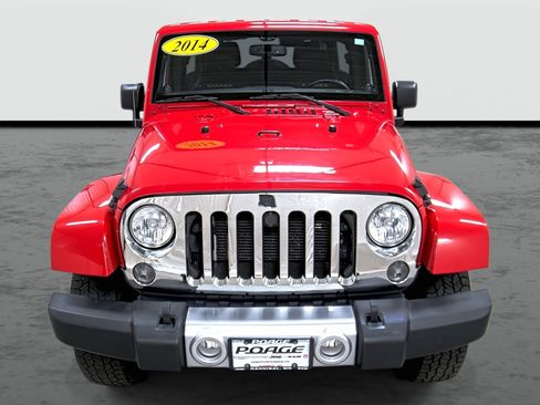 Used 2014 Jeep Wrangler Unlimited Sahara w/ Max Tow Package image 6