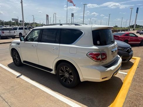 Used 2019 Nissan Armada Platinum w/ Captain's Chairs Package RWD image 5