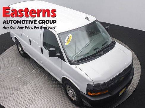 Used 2021 Chevrolet Express 2500 RWD image 3
