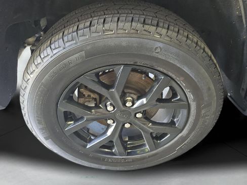Used 2024 Jeep Grand Cherokee Altitude AWD/4WD image 21