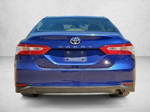 Used 2018 Toyota Camry LE FWD image 6