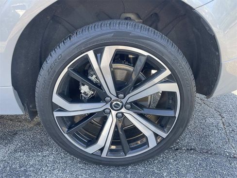 Used 2023 Volvo XC60 B5 Ultimate image 11