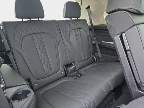 Used 2025 BMW X7 xDrive40i AWD/4WD image 16