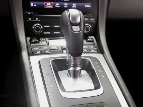 Used 2019 Porsche 718 Cayman RWD image 20