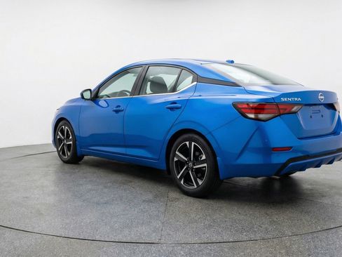 Used 2025 Nissan Sentra SV image 6