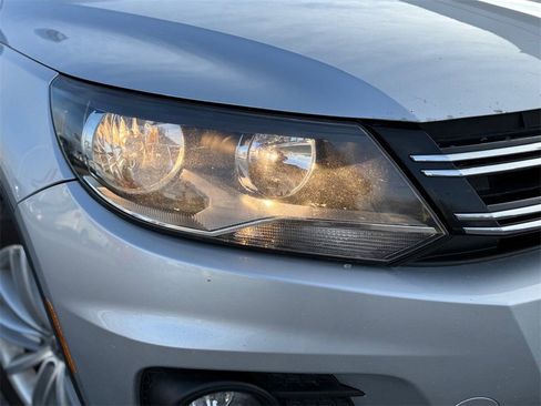 Used 2012 Volkswagen Tiguan S image 53