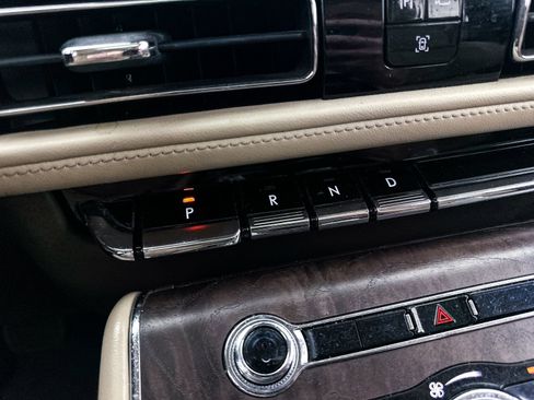 Used 2022 Lincoln Aviator Reserve w/ Equipment Group 201A AWD/4WD image 29