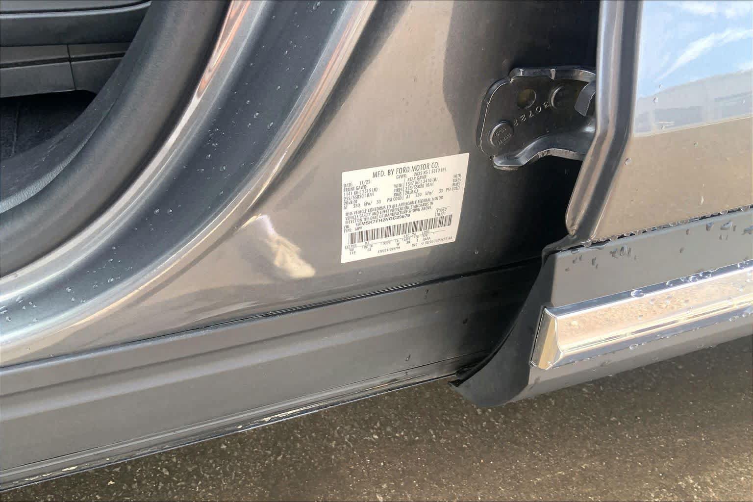 Used 2022 Ford Explorer Limited w/ Equipment Group 301A RWD image 32