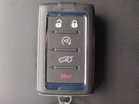 New 2026 Jeep Grand Cherokee Altitude AWD/4WD image 37
