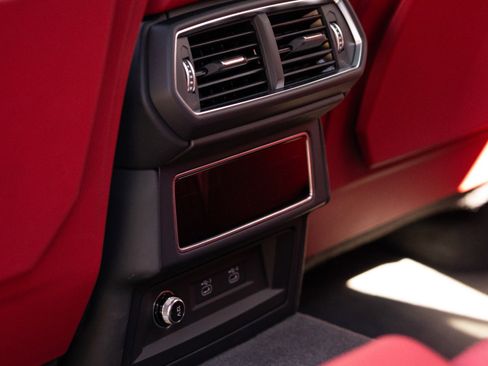 Used 2022 Lamborghini Urus image 58