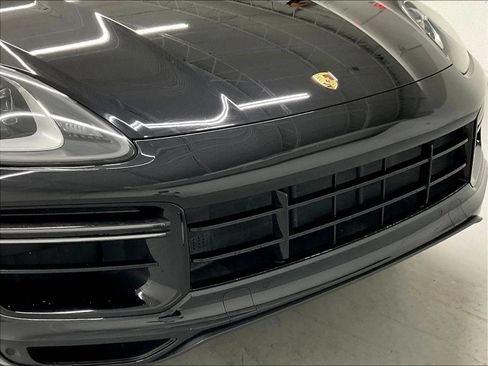 Used 2019 Porsche Cayenne Turbo AWD/4WD image 38