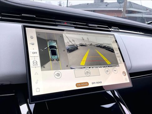 Used 2025 Land Rover Range Rover Sport Dynamic SE image 24