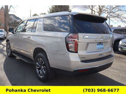 Used 2021 Chevrolet Suburban LT w/ LT Signature Package image 5