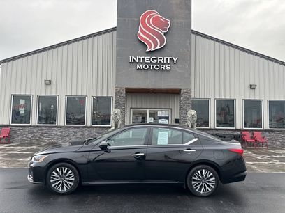 Used 2024 Nissan Altima 2.5 SV
