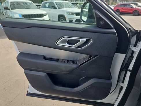 Used 2023 Land Rover Range Rover Velar R-Dynamic S image 31