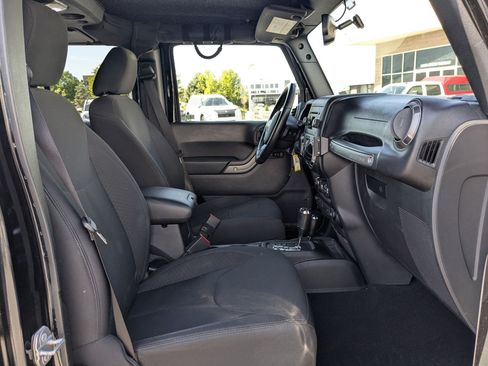 Used 2018 Jeep Wrangler Unlimited Sport S AWD/4WD image 26