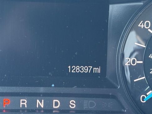 Used 2016 Ford Explorer XLT FWD image 12