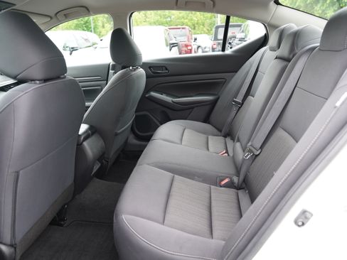 Used 2025 Nissan Altima 2.5 SV FWD image 5