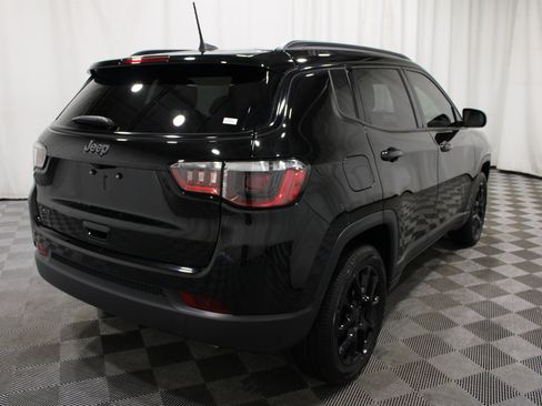 Used 2025 Jeep Compass Latitude w/ Altitude Special Edition AWD/4WD image 28