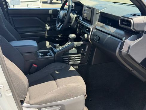 Used 2026 Toyota 4Runner SR5 AWD/4WD image 21