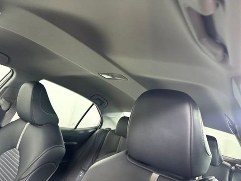 Used 2024 Toyota Camry SE image 12