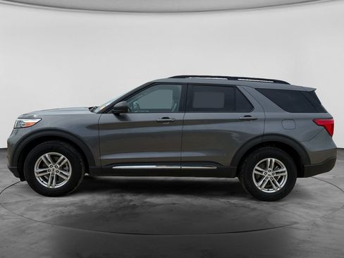 Used 2023 Ford Explorer XLT w/ Equipment Group 202A AWD/4WD image 5