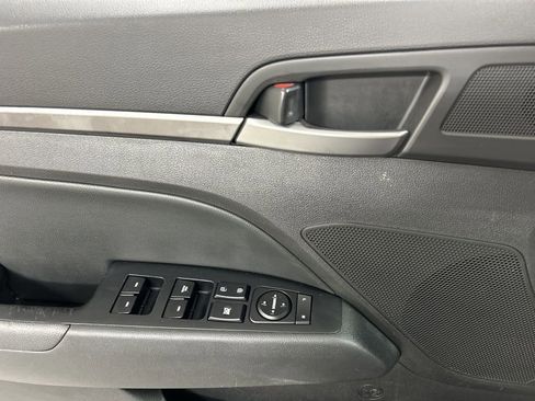 Used 2017 Hyundai Elantra Limited FWD image 11