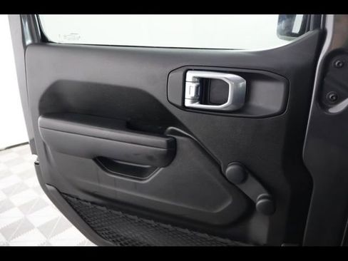 Used 2024 Jeep Gladiator Sport image 29