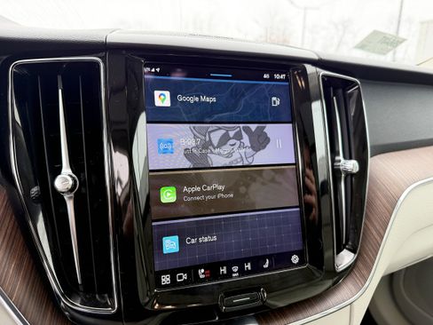 Used 2022 Volvo XC60 B5 Momentum w/ Climate Package image 16