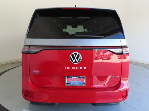 New 2025 Volkswagen ID. Buzz Pro S Plus AWD/4WD image 5