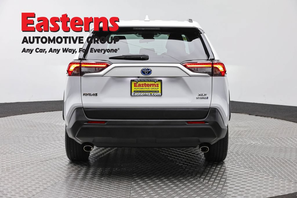 Used 2022 Toyota RAV4 XLE AWD/4WD image 7